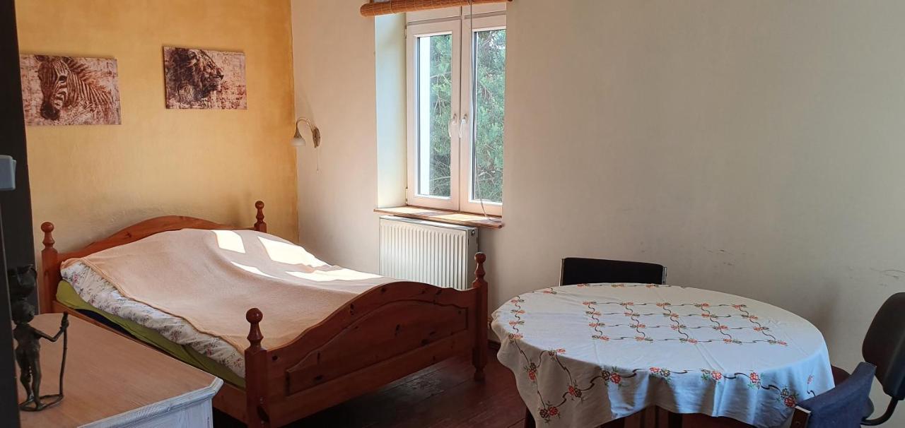 Dom Pod Orlimi Skalami - Blisko Zamku Czocha Apartment Leśna Exterior foto